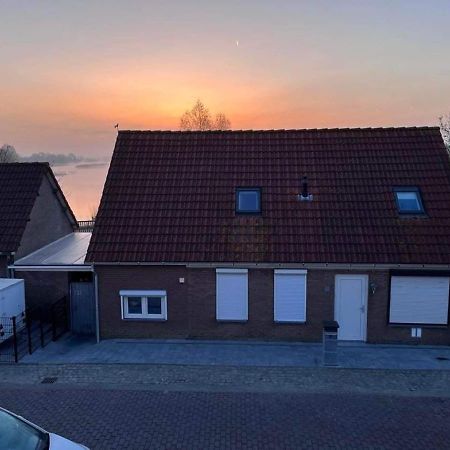 Comfortabele Woning Met Omheinde Tuin Aan Water Voor 12 P ออสต์บวร์ก ภายนอก รูปภาพ